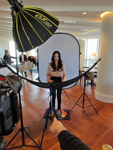 Customer video review of PosePerfect Mat™ by Chris Headshots